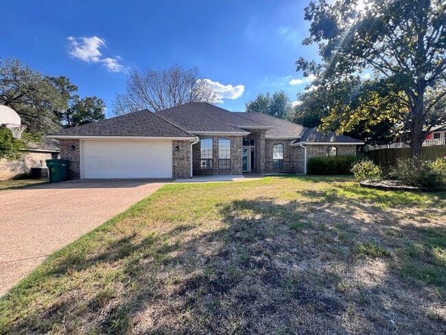 Gorgeous Craftsman home in well establishe... - Gorgeous Craftsman home in well establishe...