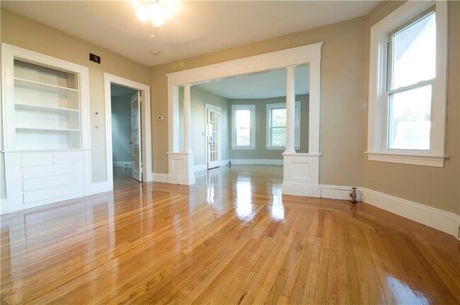 Photo - 48 Moorland Ave