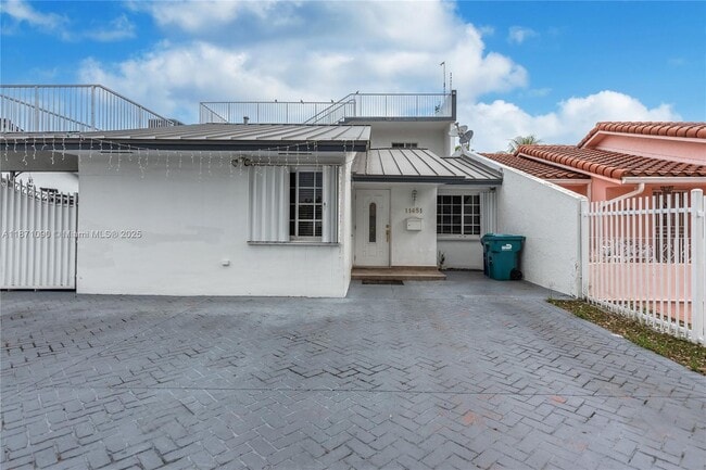 Building Photo - 11451 SW 5th St Unit 1