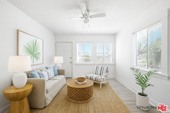 Photo - 3962 1/4 S Hobart Blvd