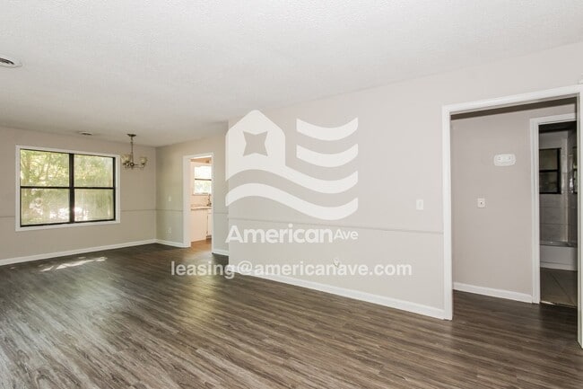 Photo - 105 Fallsbury Rd
