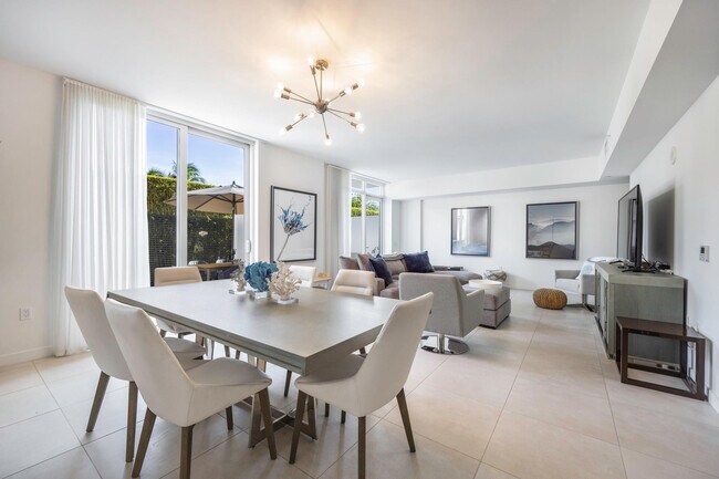 Photo - 401 N Birch Rd