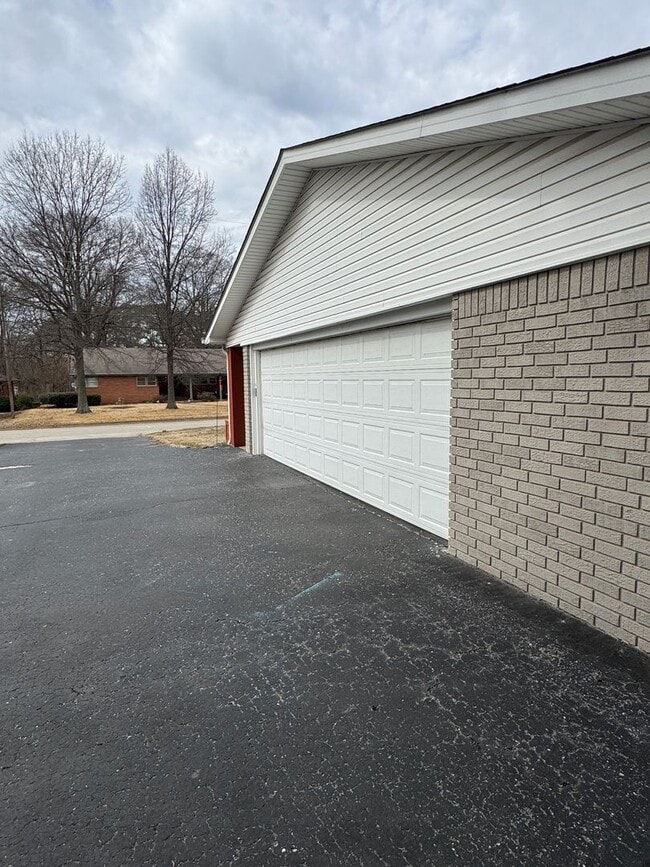 Photo - Incredible 4 Bed / 2 Bath updated Home, Available Now!