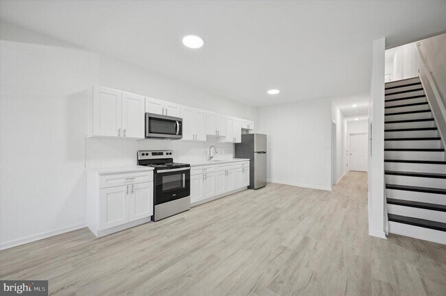 Photo - 705 S 60th St