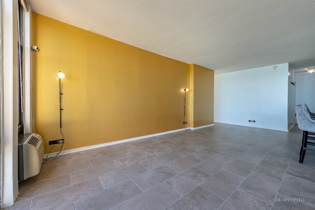 Photo - 6700 S South Shore Dr Unidad 22B