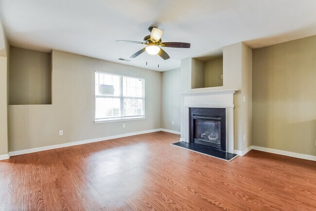 Photo - 554 S Fortune Way