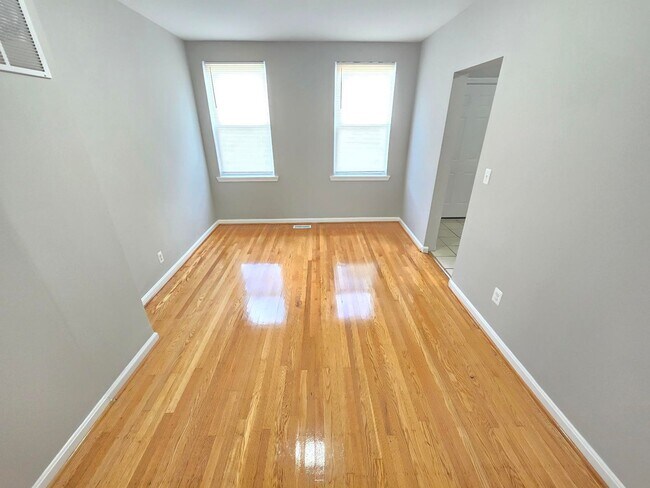 Photo - Beautiful 3 Bedroom 2 Bathroom East Baltim... House