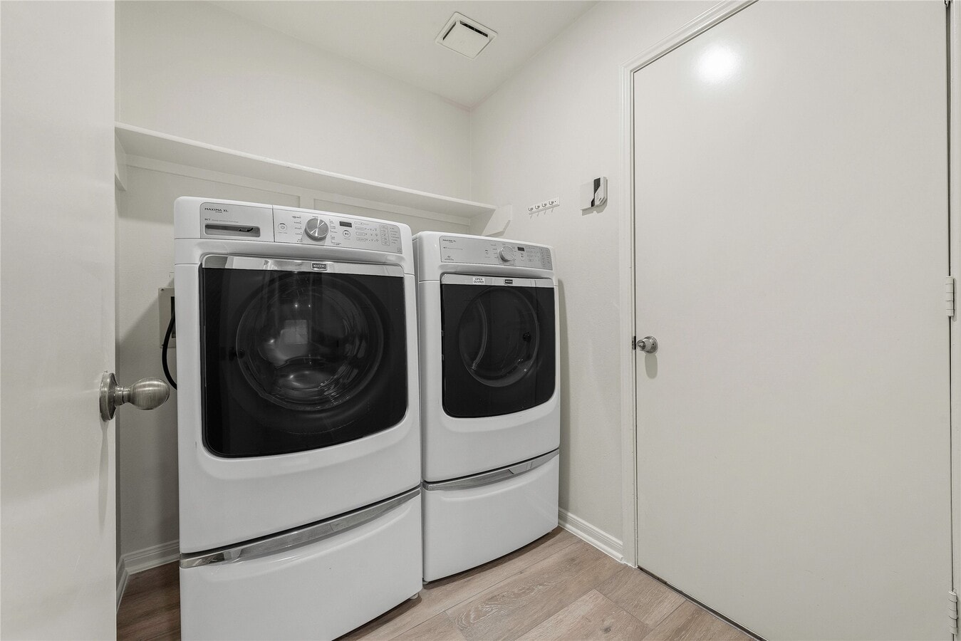 Photo - 5425 Yale Dr