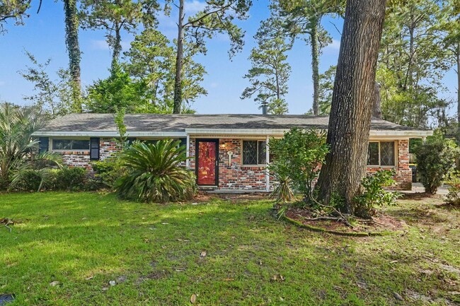 Building Photo - 18 Silverstone Cir