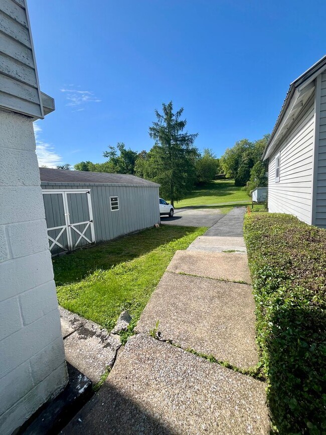 Photo - 387 E Howard St Unit B