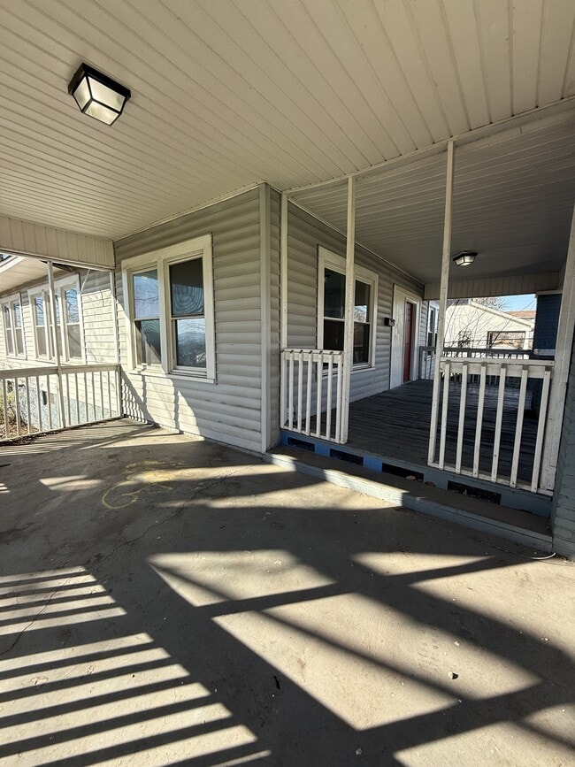 Photo - 2223 28th St N