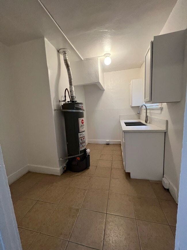 Photo - 1817 1/2 East Vernon Avenue