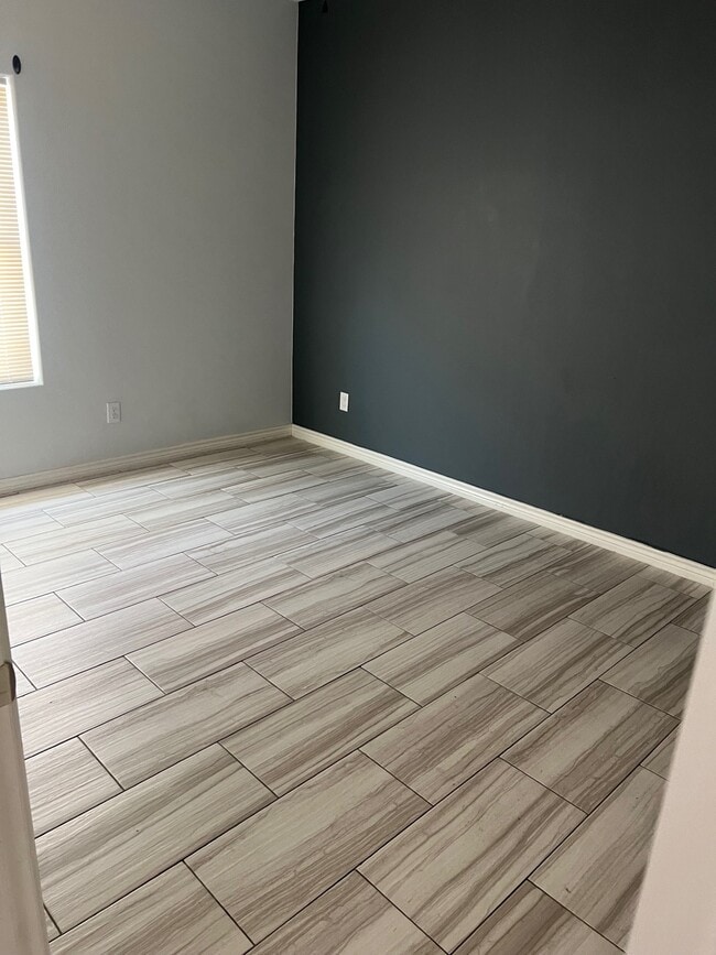 Building Photo - 1306 Royola St