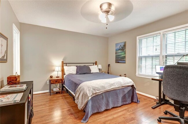 Photo - 28 Arpege Way NW