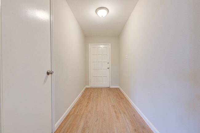 Photo - 2035 Deerhurst Ln