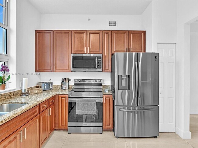 Photo - 3001 NE 185th St