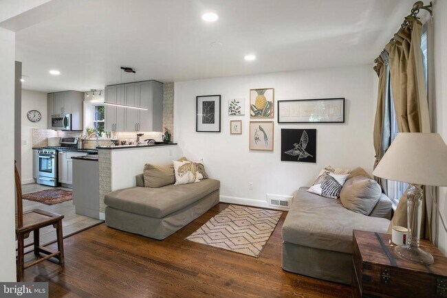 Photo - 5015 Fulton St NW
