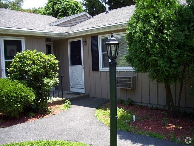 Building Photo - 157 Allen St Rental
