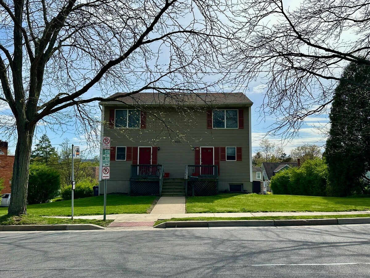 830 S Pugh St Unit Apt 1 State College, PA