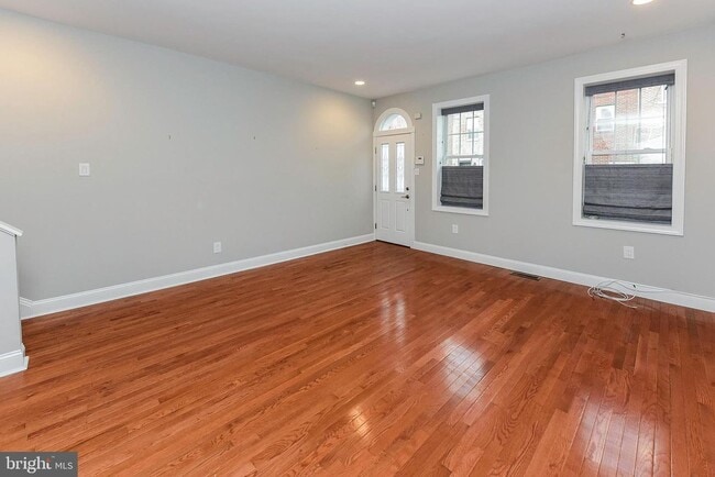 Photo - 2012 Carpenter St