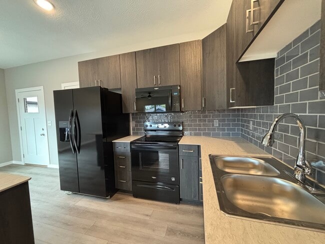 Photo - 4940 W Minota St