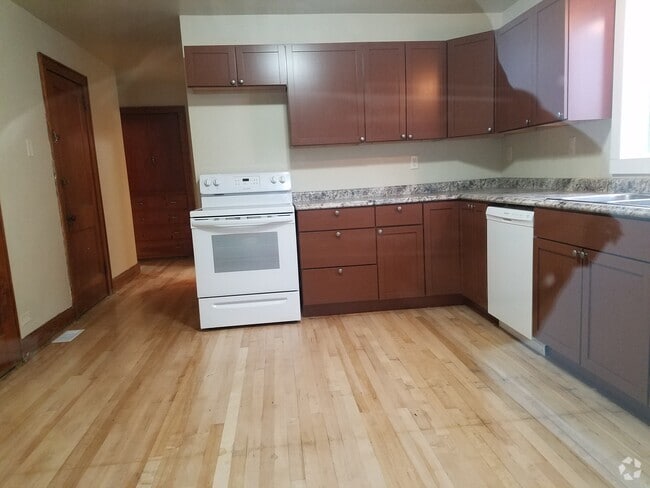 Building Photo - 249 Healy Ave Unit Lower Rental