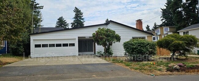 Building Photo - 10586 SE Home Ave