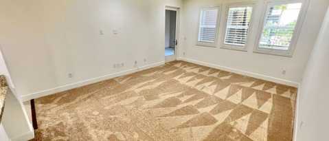 Photo - 300 E 4th St