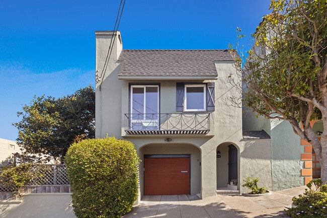 Building Photo - 719 Avalon Ave