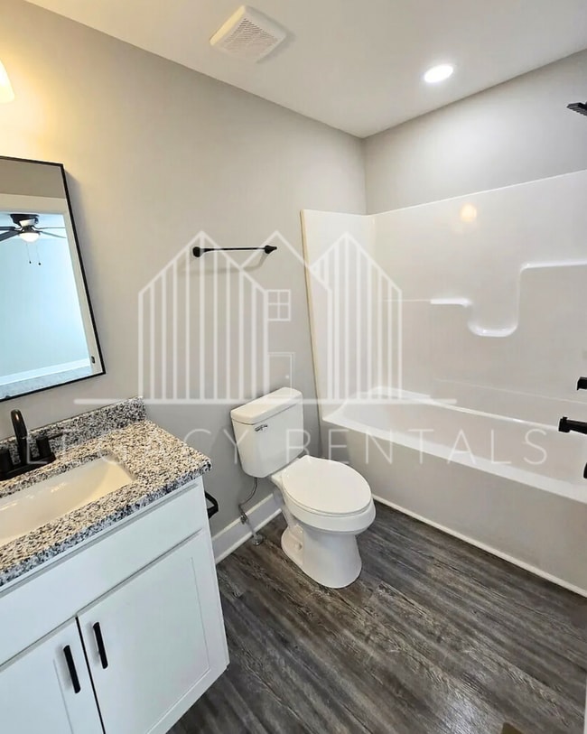 Photo - 1112 Race St