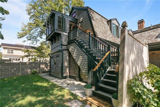 Building Photo - 99 Coggeshall Ave Unit 2 Rental