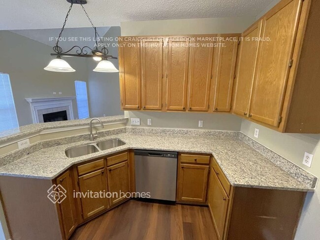 Photo - 3869 Longwood Dr SW