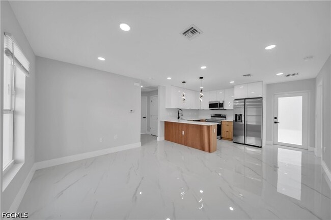 Photo - 3313 44th St W