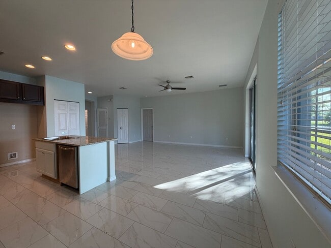 1484 Birdie Dr