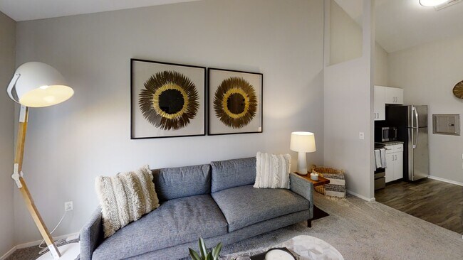 Iris - 2BR, 2BA - 985 SF