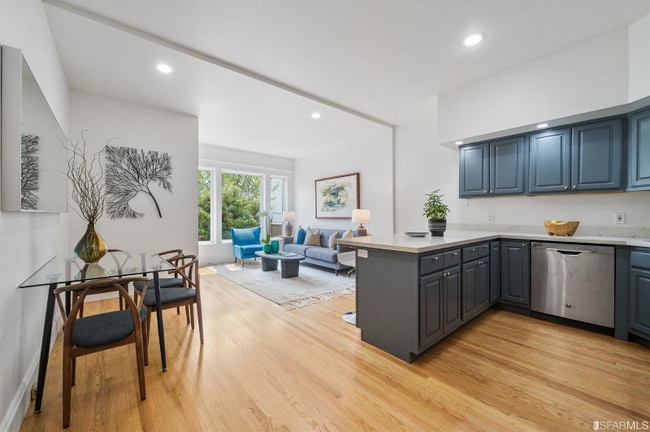 Photo - 3177 California St