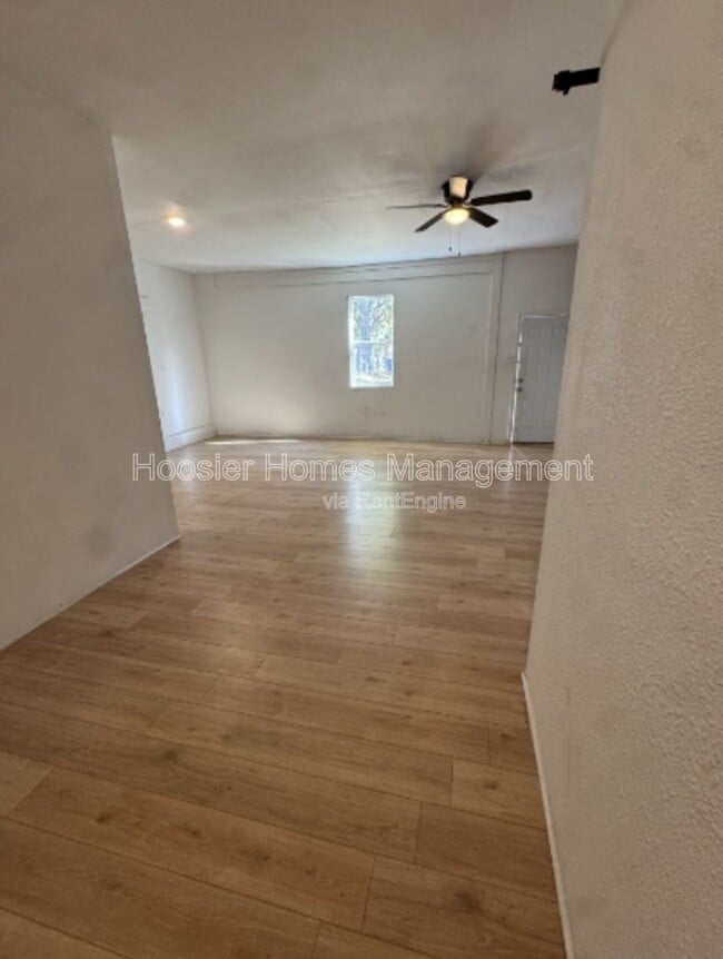 Photo - 1466 S Worth Ave Unidad B