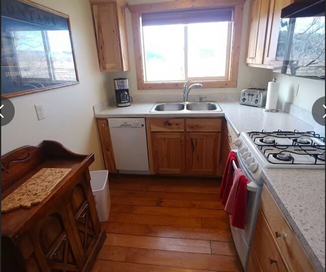 Photo - Fully Furnished Western Apartment Near Columbus