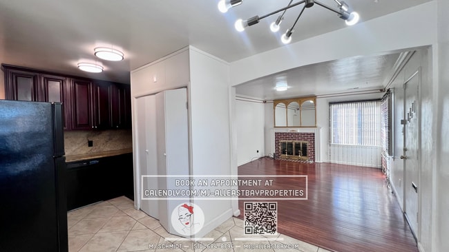 Photo - Beautiful 3 bedroom home with large backya...