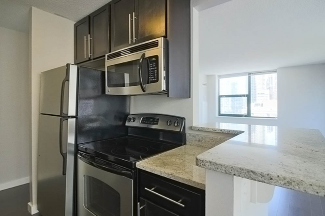 Photo - 72 W Huron St Condo