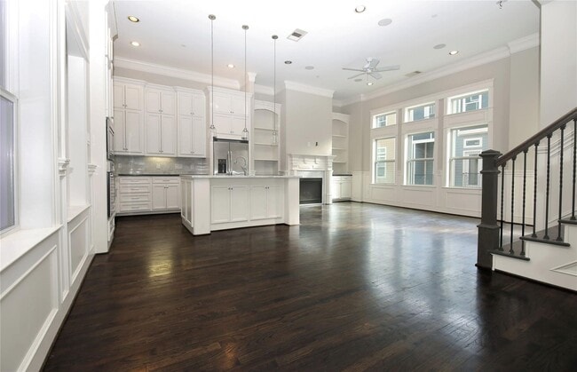 Photo - 2114 Bidwell Dr