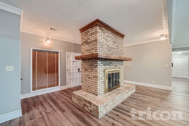 Photo - 3944 River Dr SW