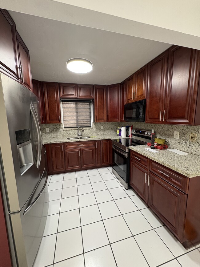 Photo - 2925 W 80th St Unidad 109