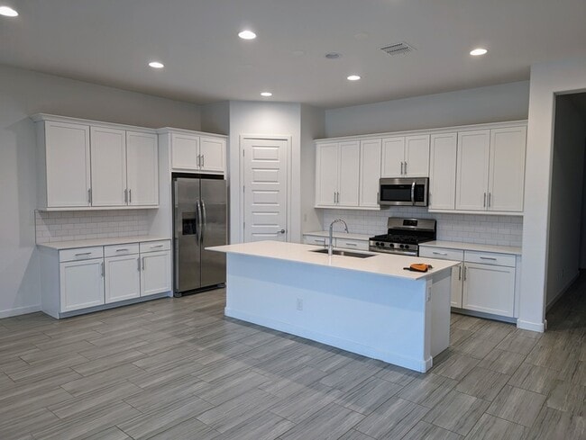 Photo - 16431 W Charlotte Dr