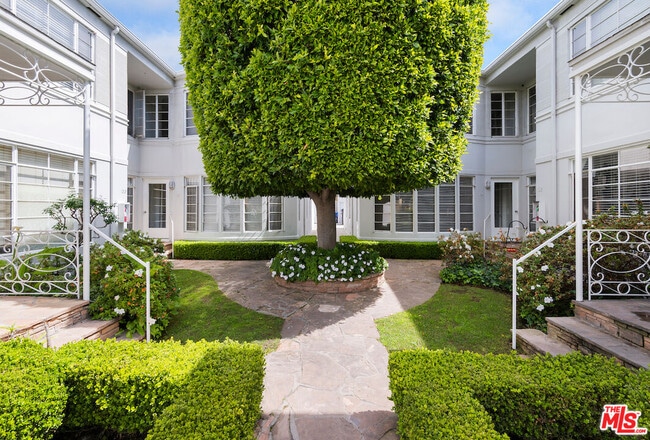 Photo - 154 N Sycamore Ave Unidad 4