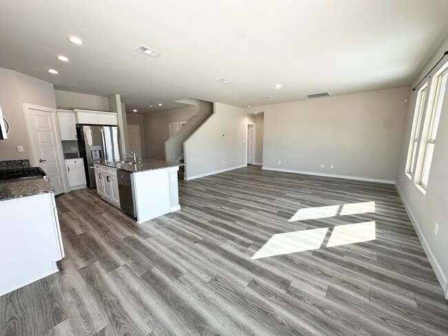 Photo - 3 Bedroom 2.5 Bathroom Ready to Rent ASAP!