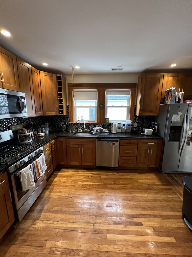 Building Photo - 7-9 Bonner Ave