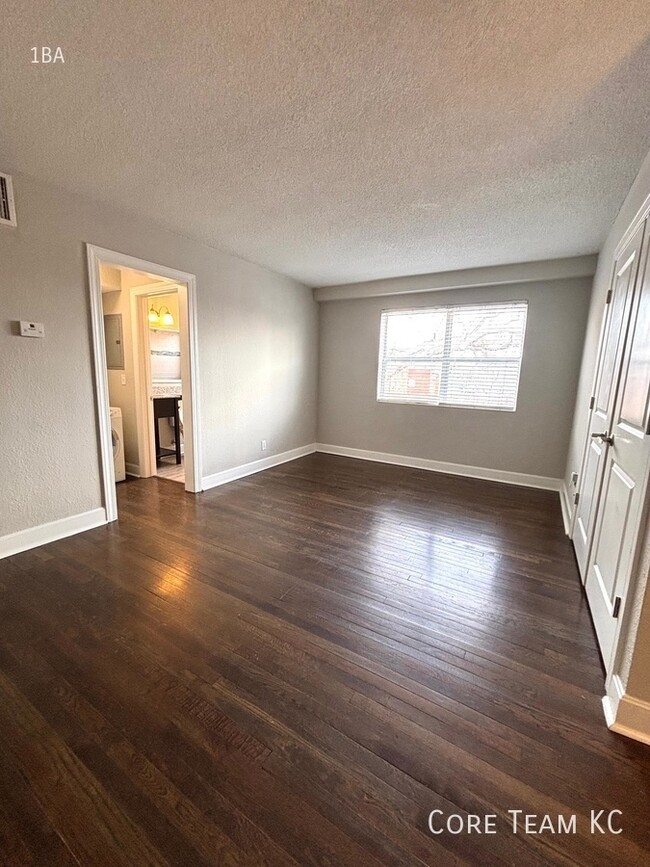 Studio for Rent in West Plaza! - Studio for Rent in West Plaza! Apartment Unit 4445-203