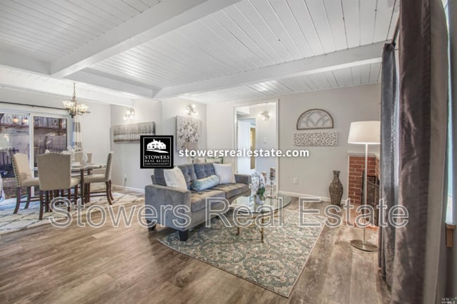 2073 Overhill Rd