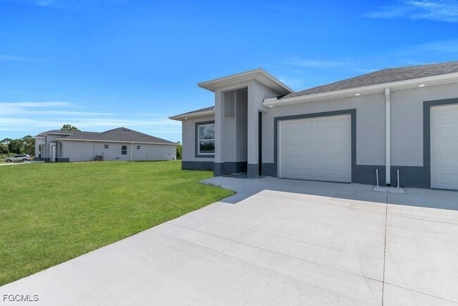 Photo - 732 Jack Ave S